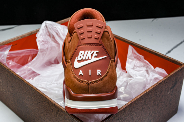 Air Jordan 4 HF4340-800