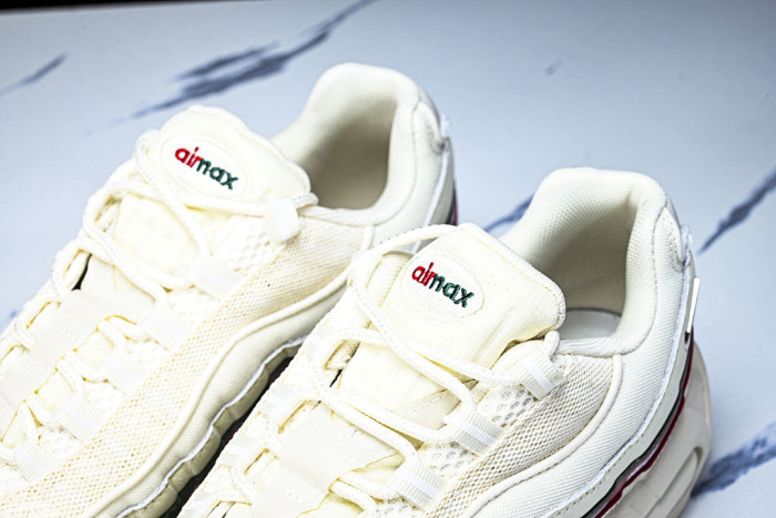 Undefeated x Nike Air Max 95 SP IB4453-100