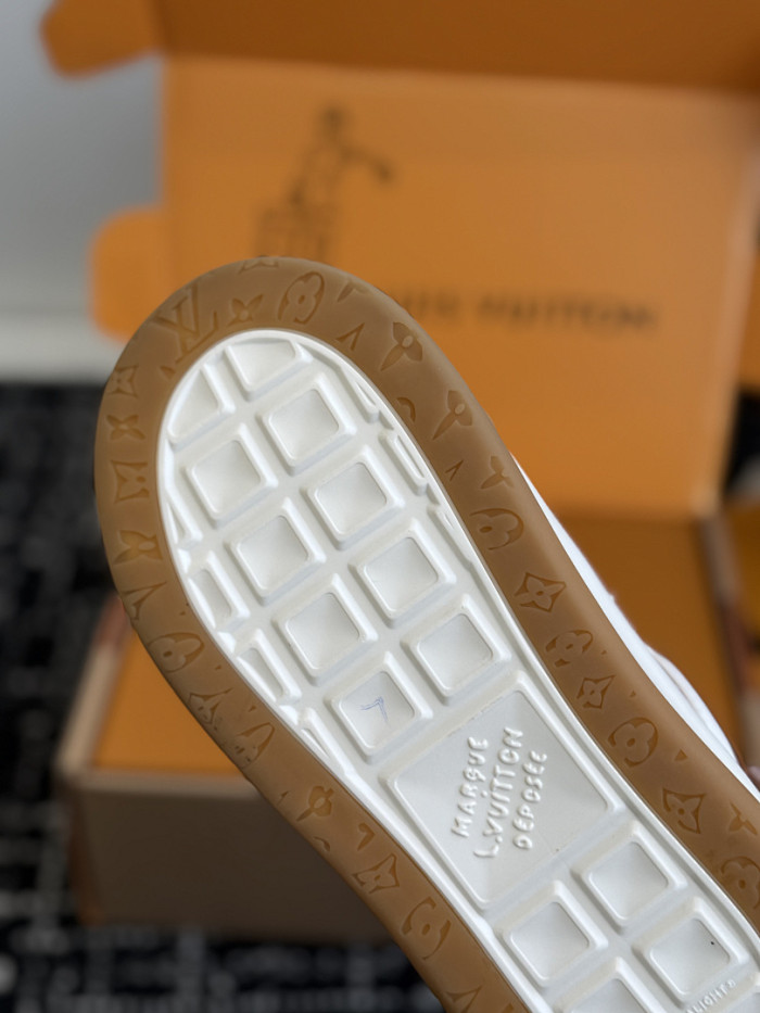 L*VT TILTED LVTTD-005