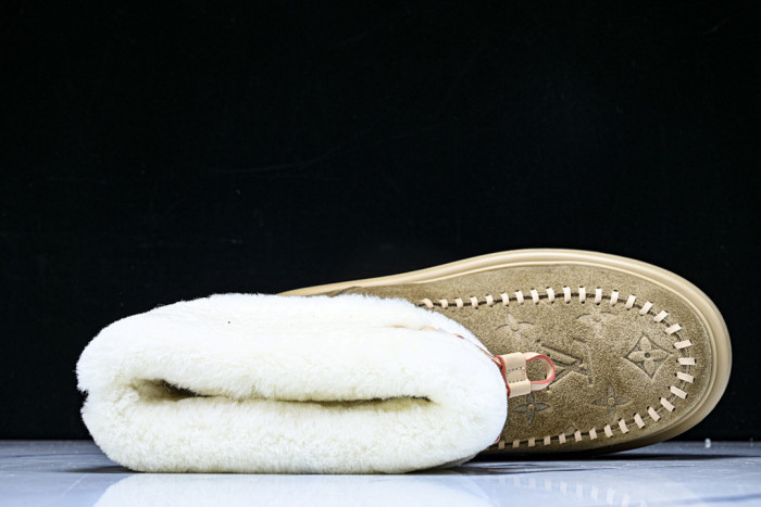 L**V**T* BOOTS LVTBS-057