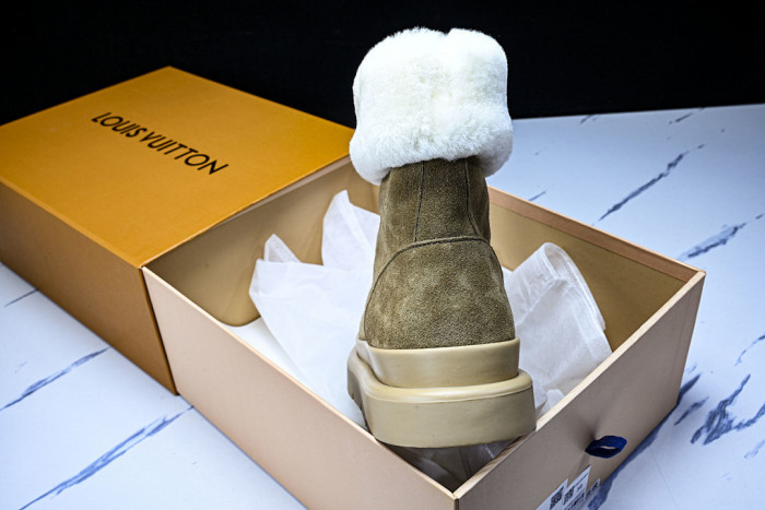 L**V**T* BOOTS LVTBS-057