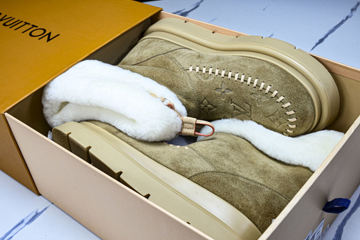 L**V**T* BOOTS LVTBS-057