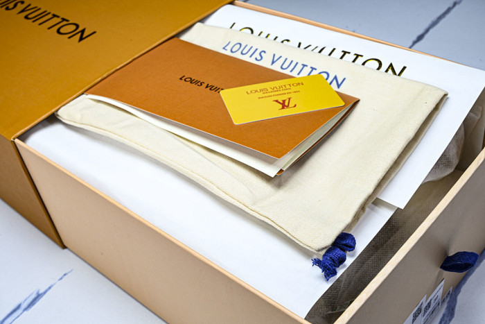 L**V**T* BOOTS LVTBS-057