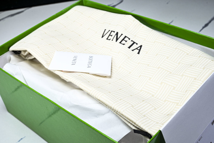 b0tt*ga Ven*ta sneaker bvs-052