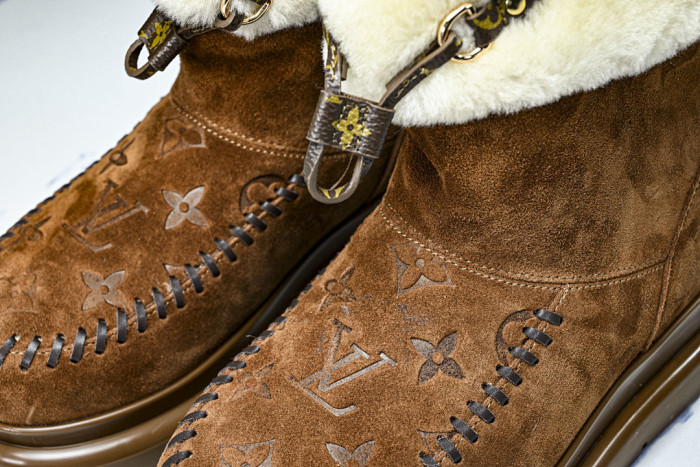 L**V**T* BOOTS LVTBS-055