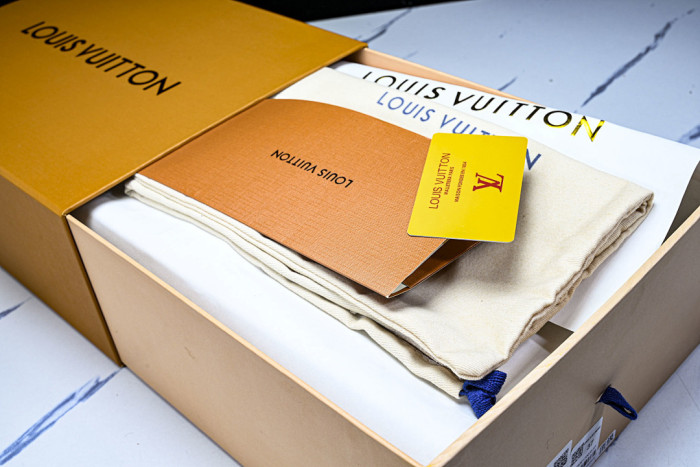 L**V**T* BOOTS LVTBS-055