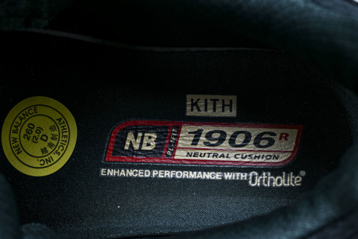 New Balance M1906RKS