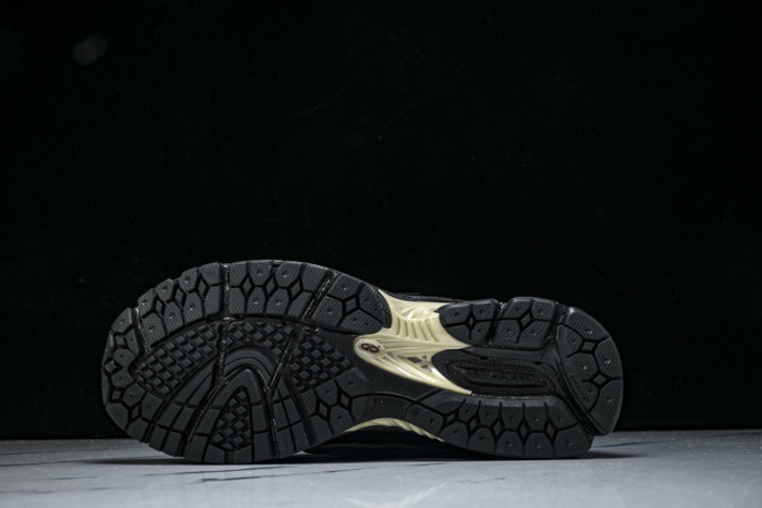 New Balance M1906RKS