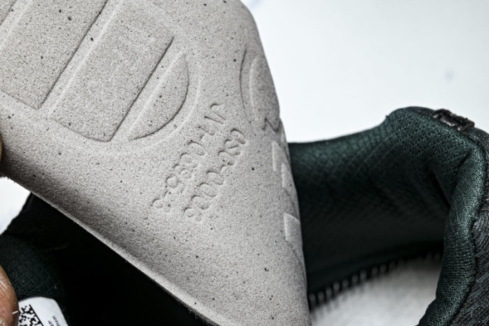 New Balance M1906RKS