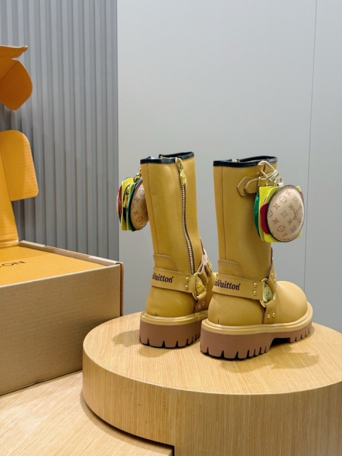 L**V**T* BOOTS LVTBS-054