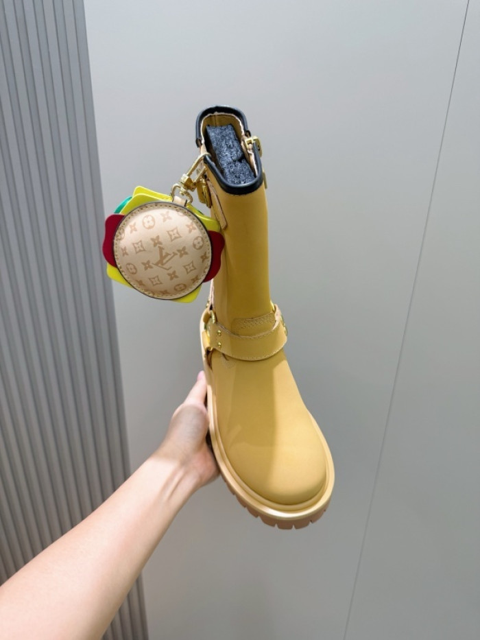 L**V**T* BOOTS LVTBS-054