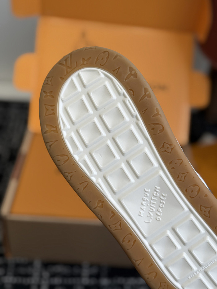 L*VT TILTED LVTTD-001