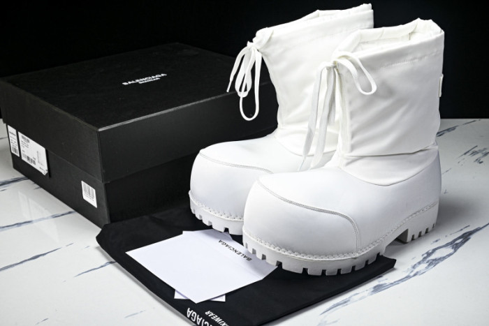 B*ALE*NGA BOOT BSB-043