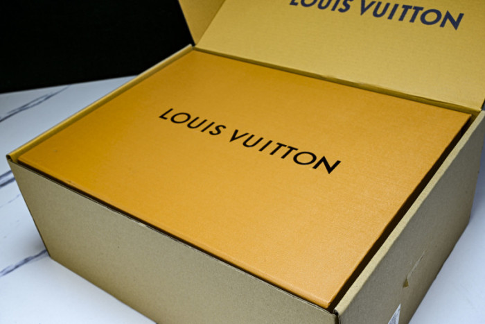 LOU VUIT RUN AWAY LVRA-015