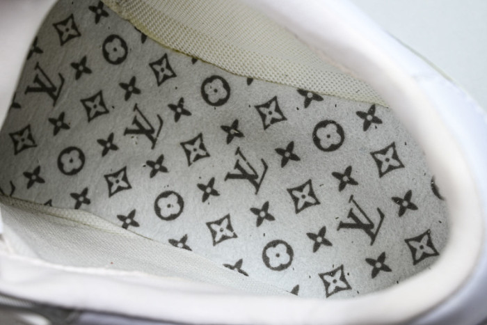 LOU VUIT RUN AWAY LVRA-015