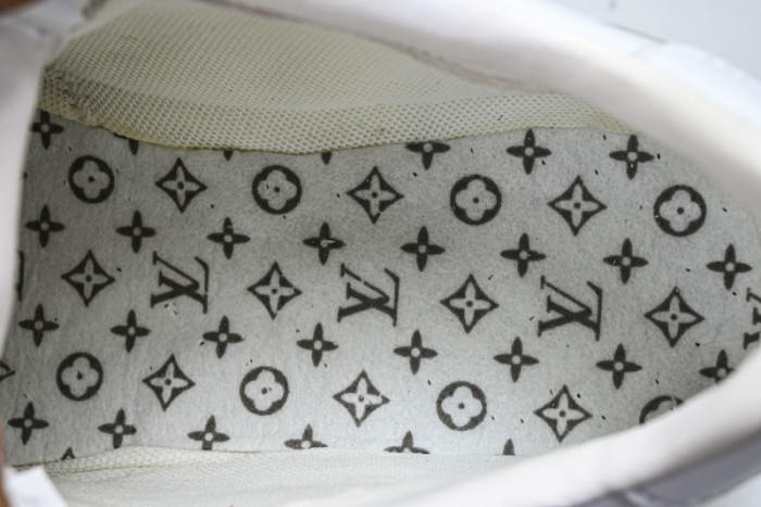 LOU VUIT RUN AWAY LVRA-015