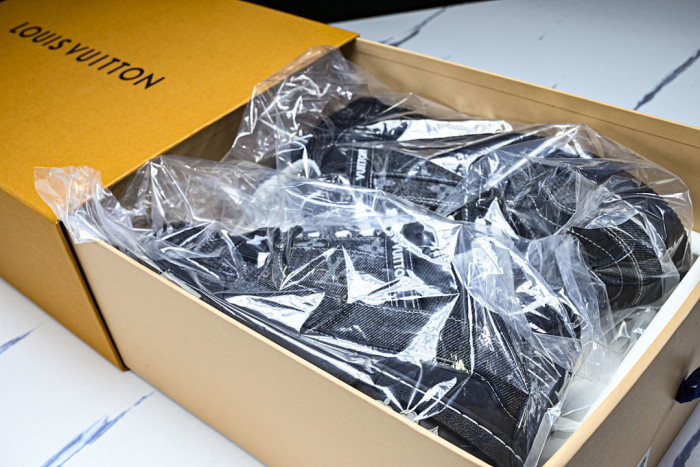 LVT SNEAKERS LVSRS-0138