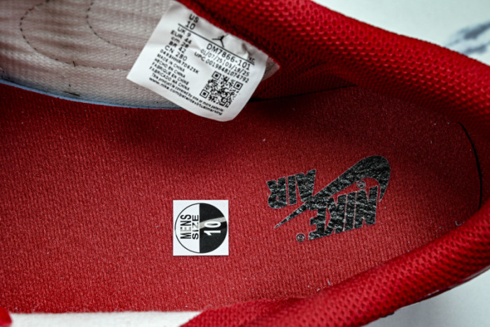 Travis Scott x Air Jordan 1 DM7866-101