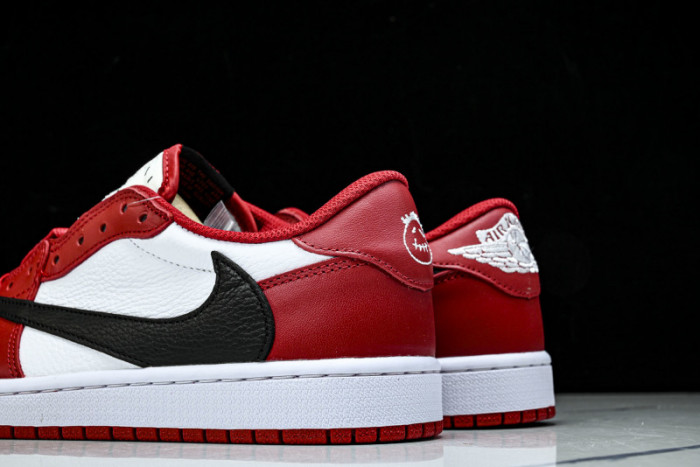 Travis Scott x Air Jordan 1 DM7866-101