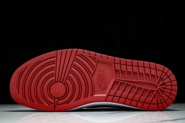 Travis Scott x Air Jordan 1 DM7866-101