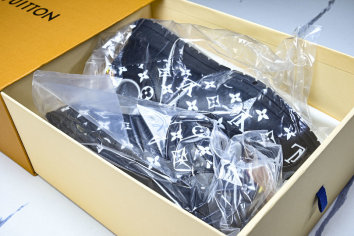 L*VT BUTTERSOFT SHOES LASS-010