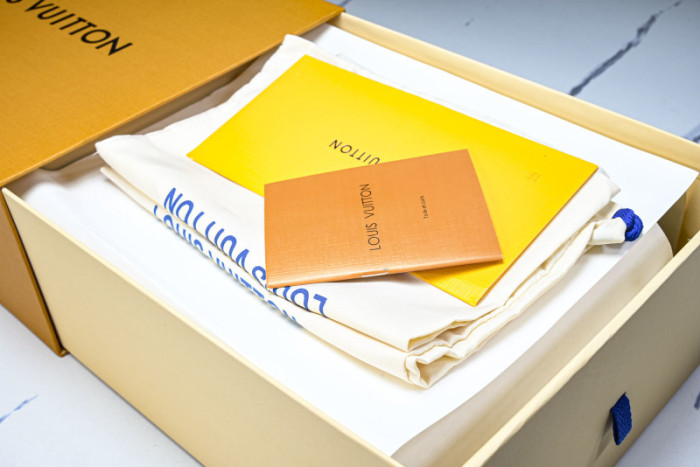 L*VT BUTTERSOFT SHOES LASS-010