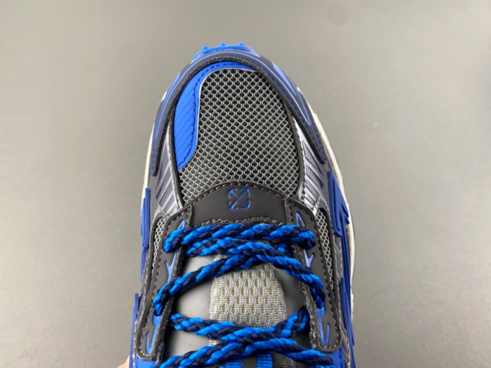 C/O​ SNEAKERS CO-046