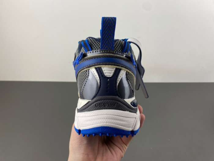 C/O​ SNEAKERS CO-046