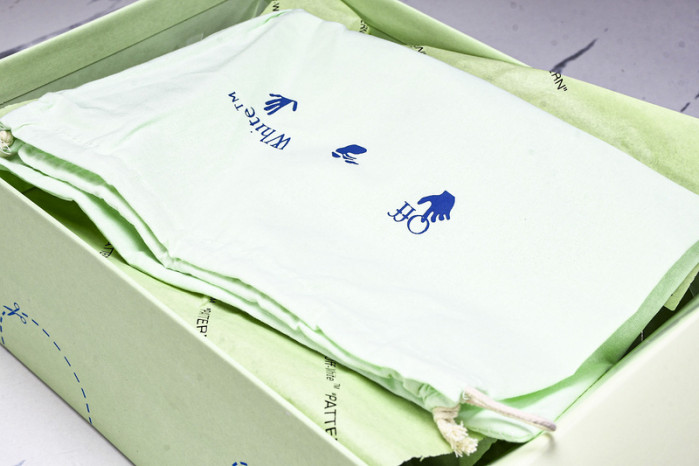 C/O​ SNEAKERS CO-032