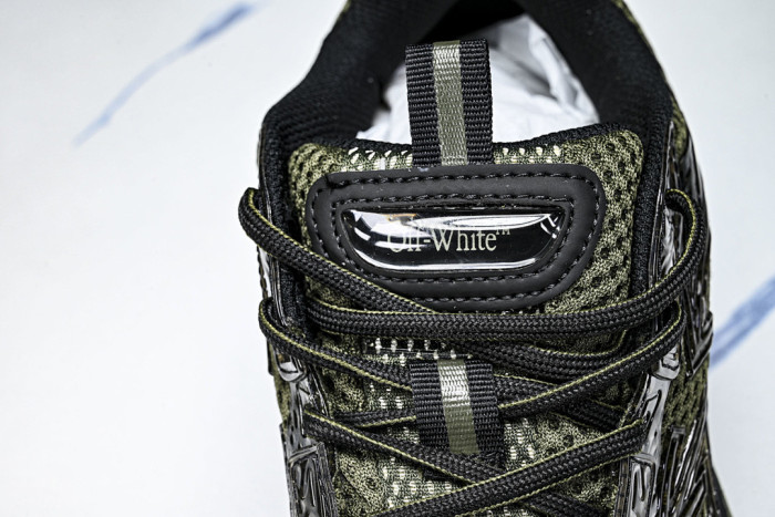 C/O​ SNEAKERS CO-048