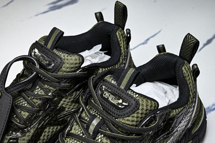 C/O​ SNEAKERS CO-048