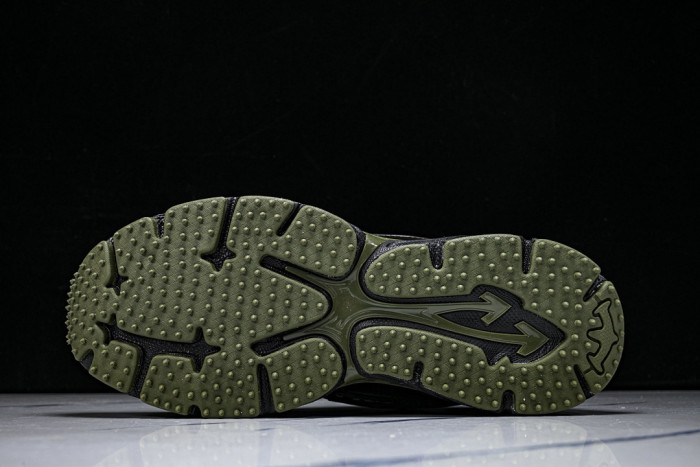 C/O​ SNEAKERS CO-048