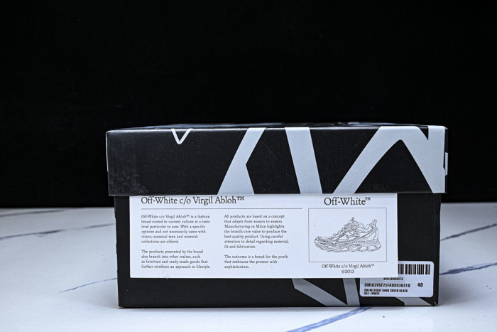 C/O​ SNEAKERS CO-048