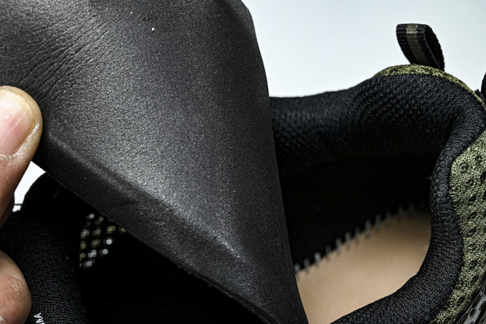 C/O​ SNEAKERS CO-048