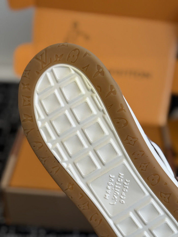 L*VT TILTED LVTTD-006