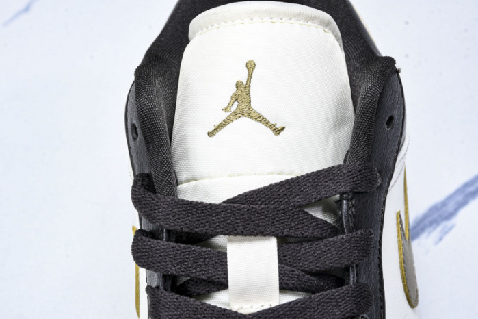 Air Jordan 1 Low DC0774-200