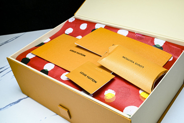 LVT SNEAKERS LVSRS-0102