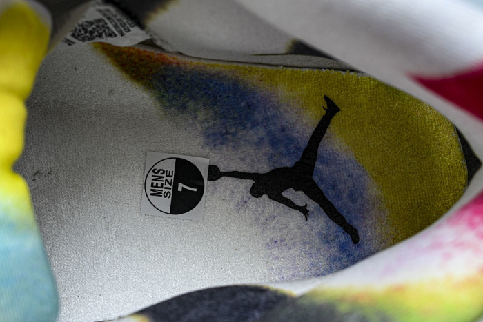 Air Jordan 11 Retro “285” IO8959-133