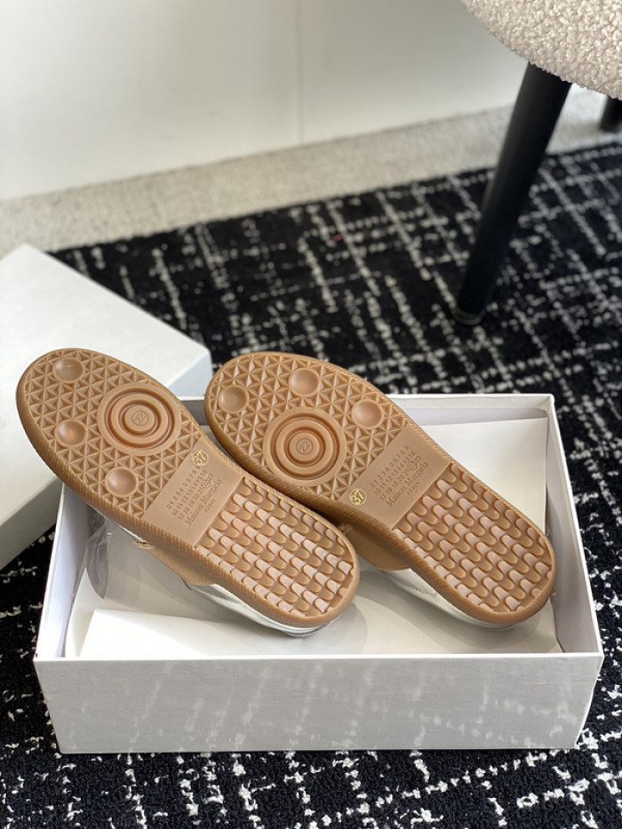 Ma*iso*n Mar*giela MAMA-052