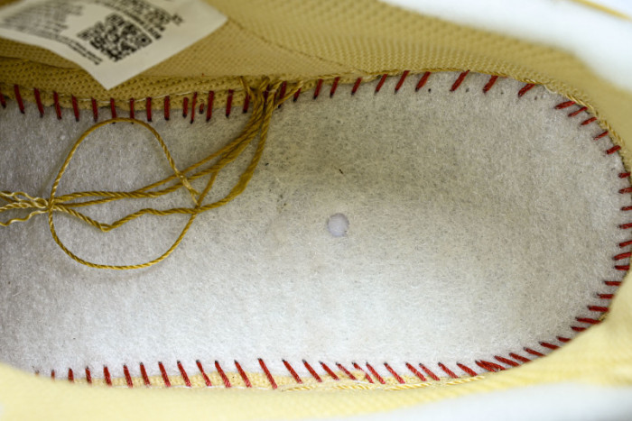 Kobe Bryant x Nike Air Force 1 Low University Gold FD6900-200