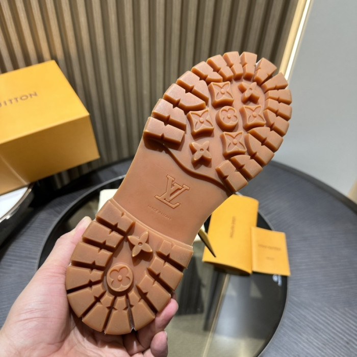 L**V**T* BOOTS LVTBS-045