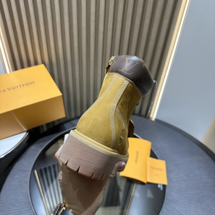 L**V**T* BOOTS LVTBS-045