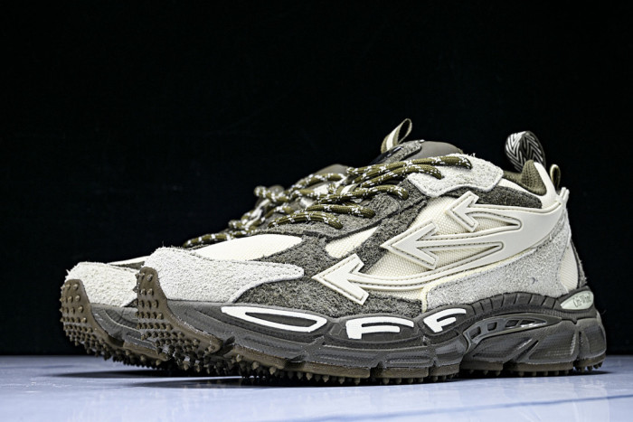 C/O​ SNEAKERS CO-049