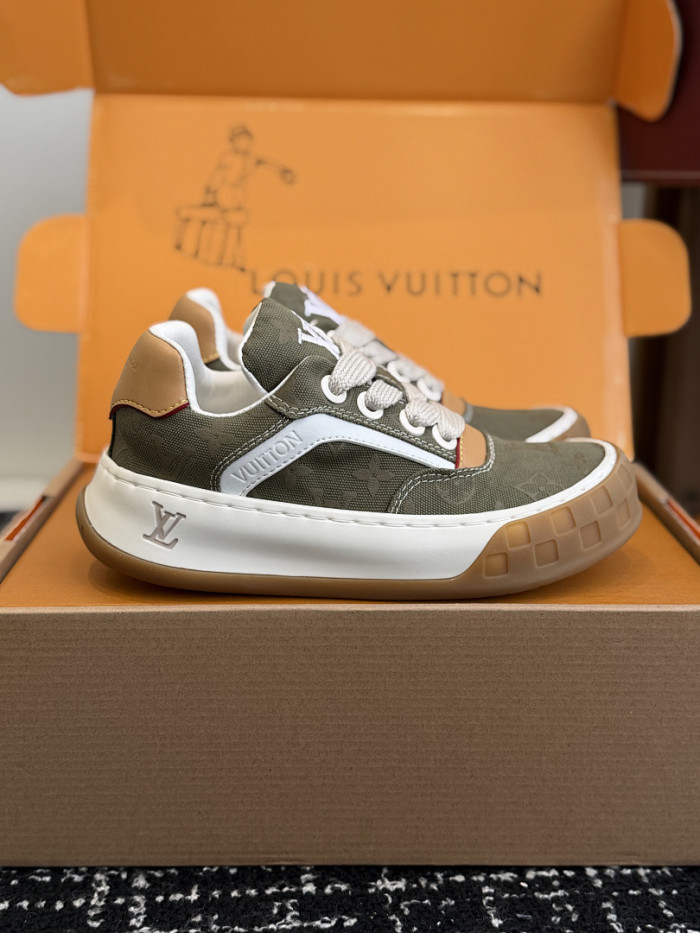 L*VT TILTED LVTTD-002