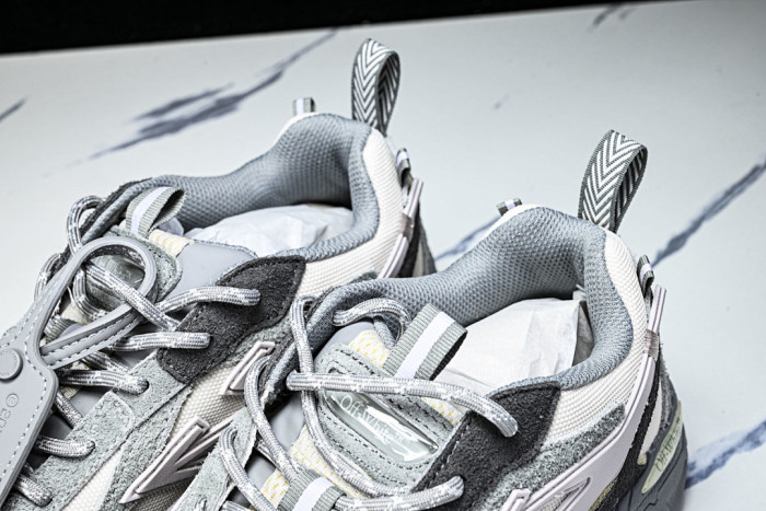 C/O​ SNEAKERS CO-050