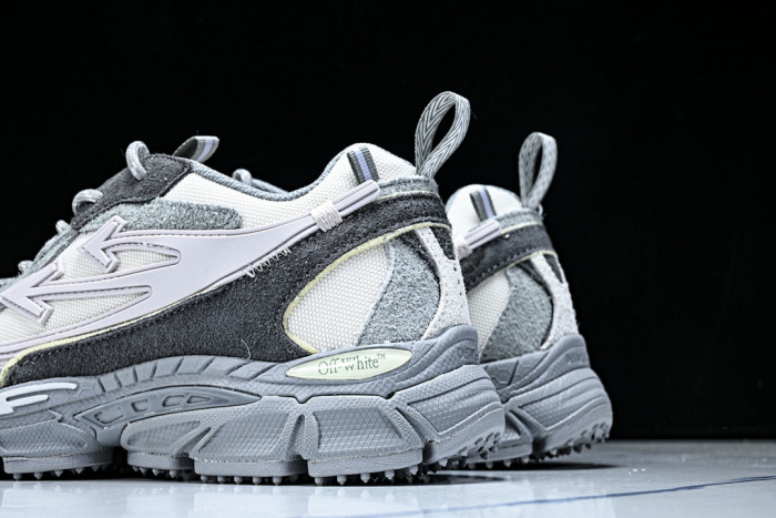 C/O​ SNEAKERS CO-050