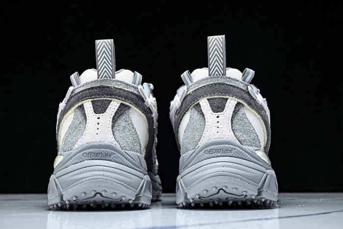 C/O​ SNEAKERS CO-050