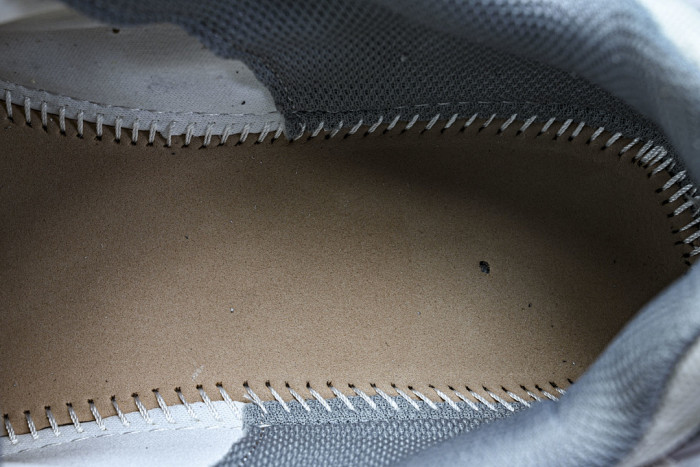 C/O​ SNEAKERS CO-050