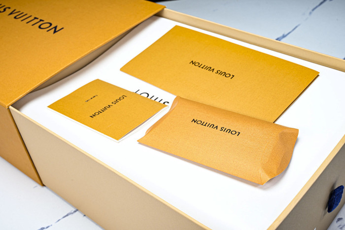 LVT SNEAKERS LVSRS-0110