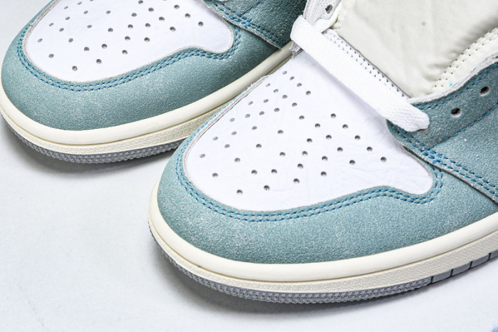 Air Jordan 1“Neutral Grey” 555088-311